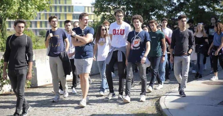 Özyeğin TRACE Kelime Listesi – Phrasal Verbs – Özyeğin Üniversitesi Hazırlık Atlama Sınavı